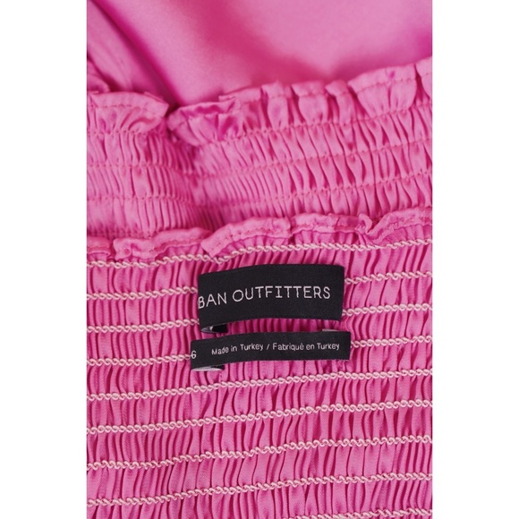 Sz L Urban Outfitters Spaghetti Tie Strap Smocked Satin Crop Top In Rose GUC - Picture 4 of 4